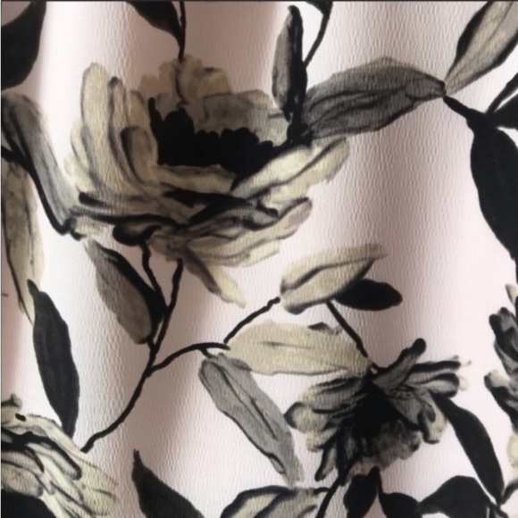 KARL LAGERFELD Floral Lace Bib Dress Dark Florals - Picture 6 of 7